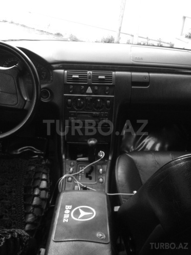 Mercedes E 240 1998, 228,000 km - 2.4 l - Bakı