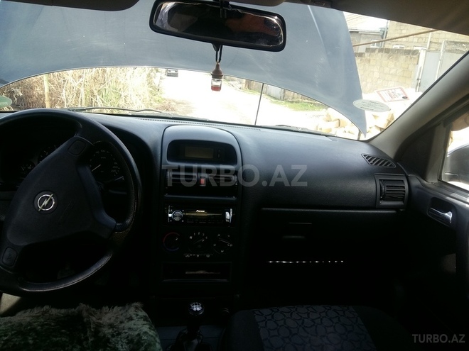 Opel Astra 2000, 200,000 km - 1.6 l - Qusar