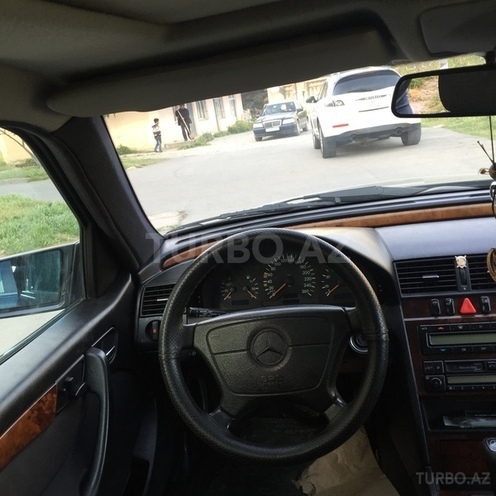 Mercedes C 240 1998, 179,000 km - 2.4 l - Xırdalan