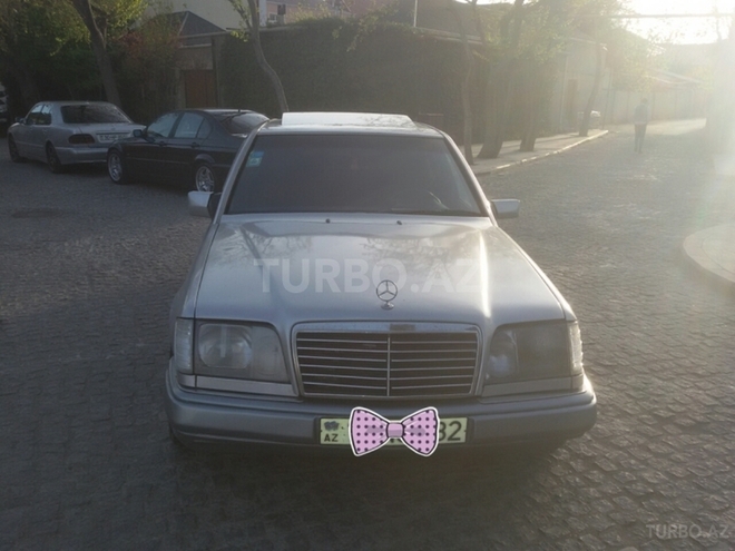 Mercedes E 220 1994, 386,060 km - 2.2 л - Bakı