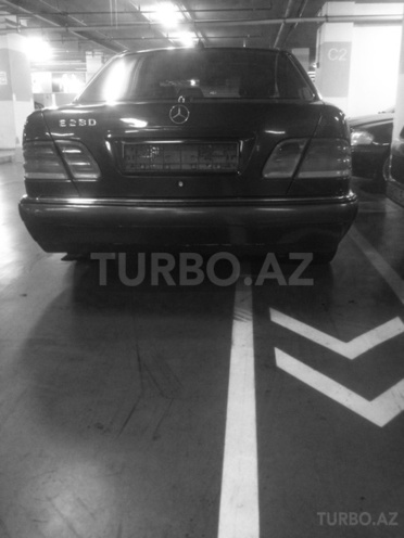 Mercedes E 240 1998, 257,000 km - 2.4 l - Bakı