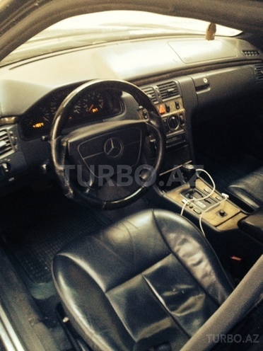 Mercedes E 240 1998, 257,000 km - 2.4 l - Bakı