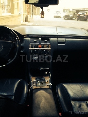 Mercedes E 240 1998, 257,000 km - 2.4 l - Bakı