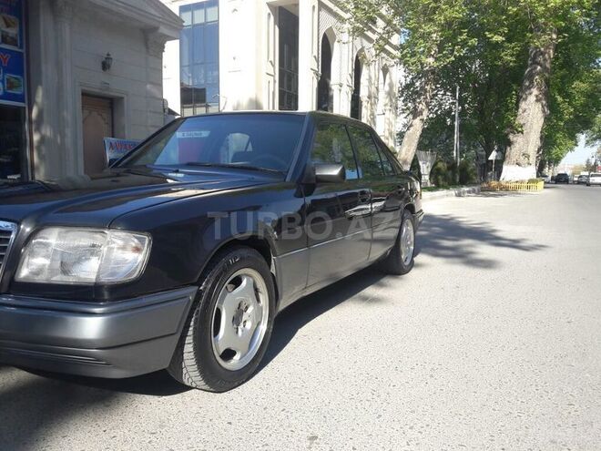 Mercedes E 220 1994, 589,652 km - 0.2 л - Ucar