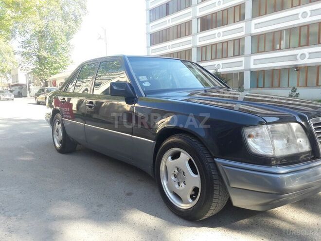 Mercedes E 220 1994, 589,652 km - 0.2 л - Ucar