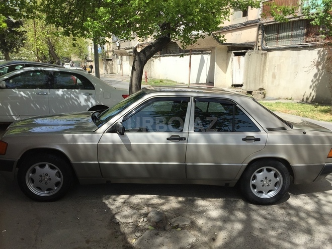 Mercedes 190 1990, 270,000 km - 1.8 l - Bakı