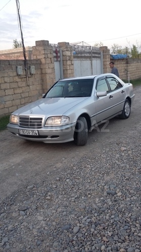 Mercedes C 220 1995, 370,000 km - 2.2 l - Saatlı