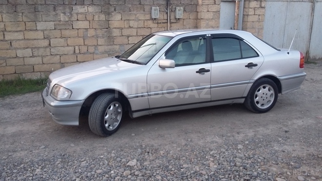 Mercedes C 220 1995, 370,000 km - 2.2 l - Saatlı