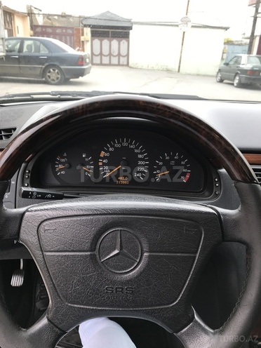 Mercedes E 240 1998, 213,860 km - 2.4 л - Bakı