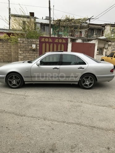 Mercedes E 240 1998, 213,860 km - 2.4 л - Bakı