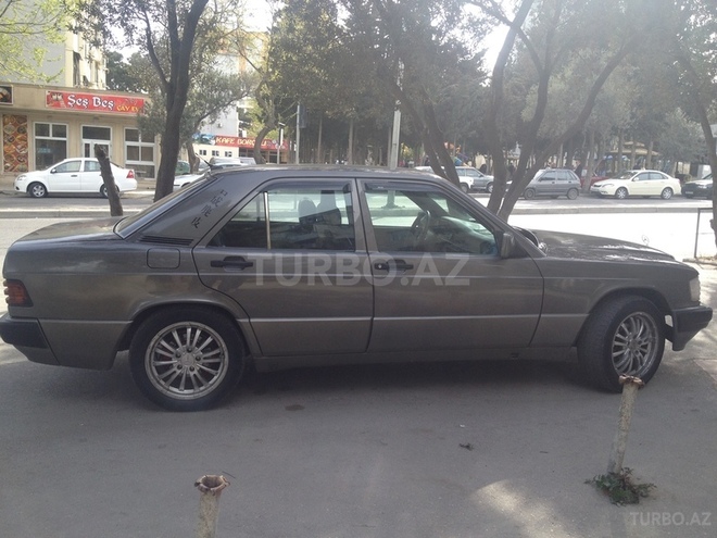 Mercedes 190 1991, 295,500 km - 2.0 л - Bakı