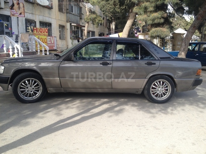 Mercedes 190 1991, 295,500 km - 2.0 л - Bakı