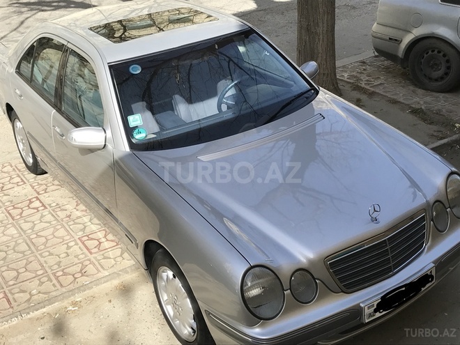 Mercedes E 240 1999, 289,000 km - 2.4 l - Bakı