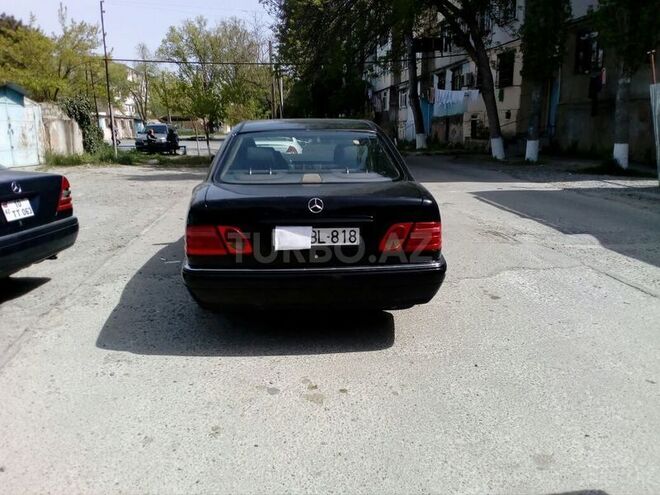 Mercedes E 230 1997, 224,000 km - 2.3 l - Sumqayıt