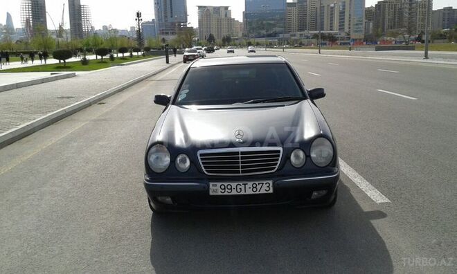 Mercedes E 270 2000, 236,900 km - 2.7 l - Bakı