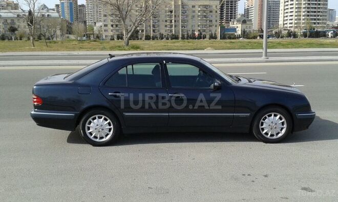 Mercedes E 270 2000, 236,900 km - 2.7 l - Bakı