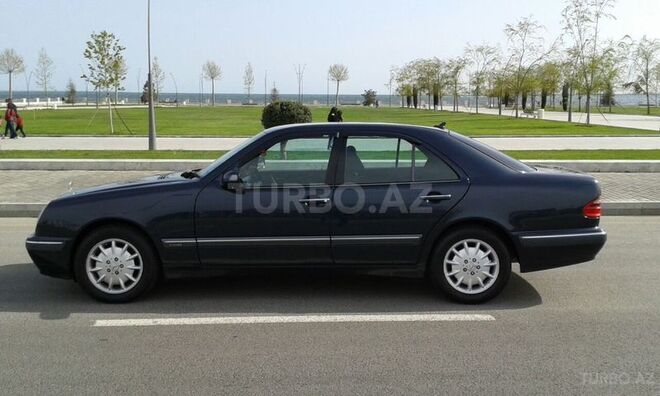 Mercedes E 270 2000, 236,900 km - 2.7 l - Bakı