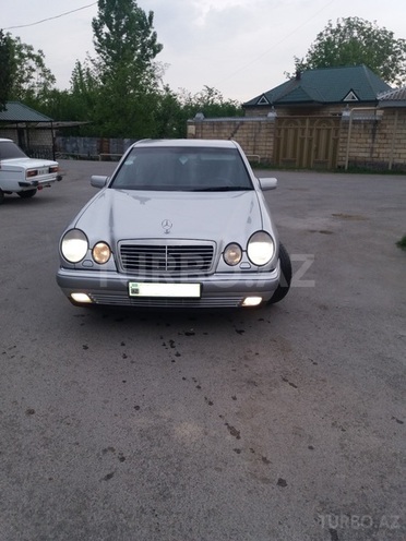 Mercedes E 240 1998, 406,000 km - 2.6 l - Zaqatala