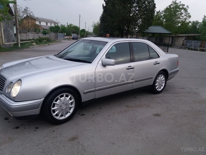 Mercedes E 240 1998, 406,000 km - 2.6 l - Zaqatala