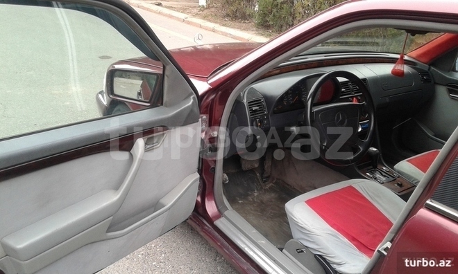 Mercedes C 200 1995, 37,000 km - 0.2 l - Biləsuvar