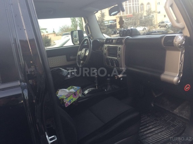 Toyota FJ Cruiser 2011, 56,000 km - 4.0 л - Bakı