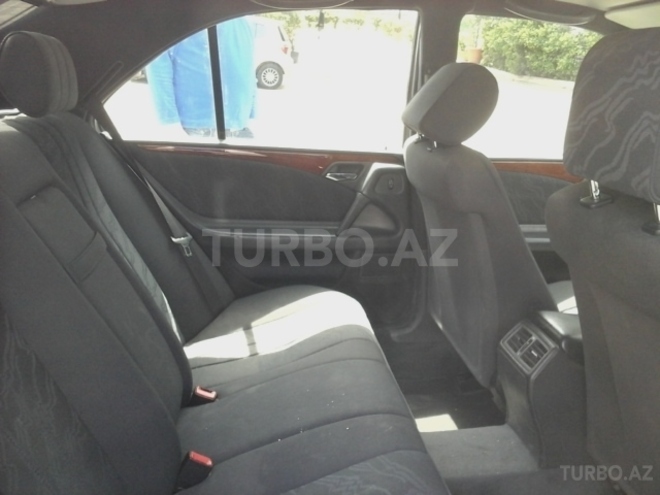 Mercedes E 240 1998, 210,000 km - 2.4 л - Bakı