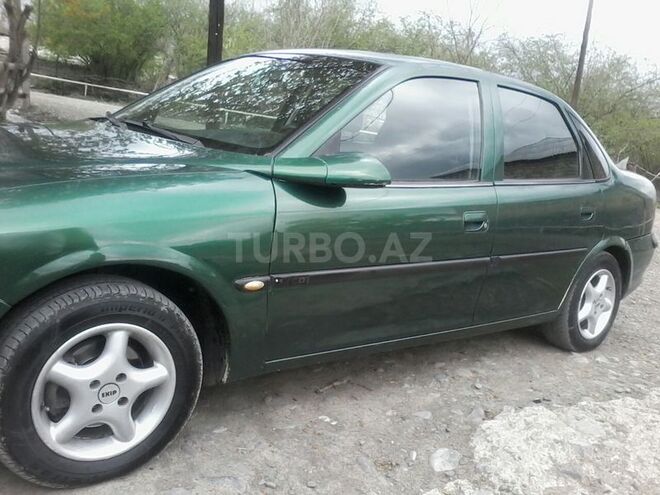 Opel Vectra 1995, 31,000 km - 1.6 l - Oğuz