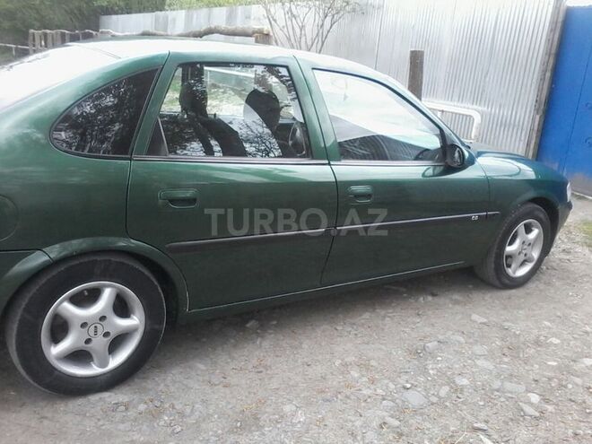 Opel Vectra 1995, 31,000 km - 1.6 l - Oğuz