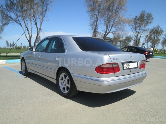Mercedes E 240 2000, 223,000 km - 2.4 l - Sumqayıt