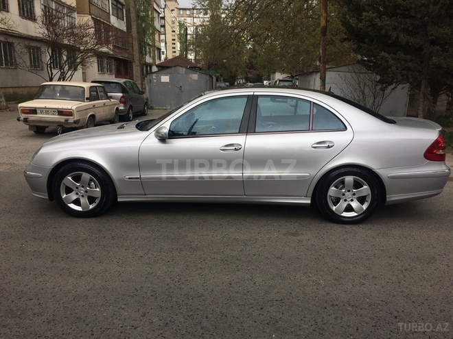 Mercedes E 320 2002, 290,000 km - 3.2 l - Bakı