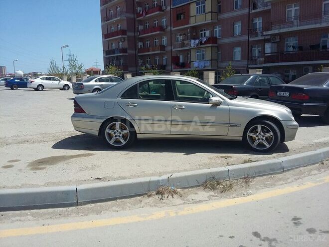 Mercedes C 220 2001, 220,000 km - 2.2 l - Bakı