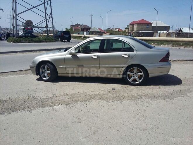 Mercedes C 220 2001, 220,000 km - 2.2 l - Bakı