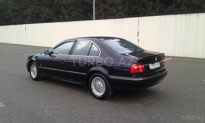 BMW 520 1999, 143,000 km - 2.2 l - Sumqayıt