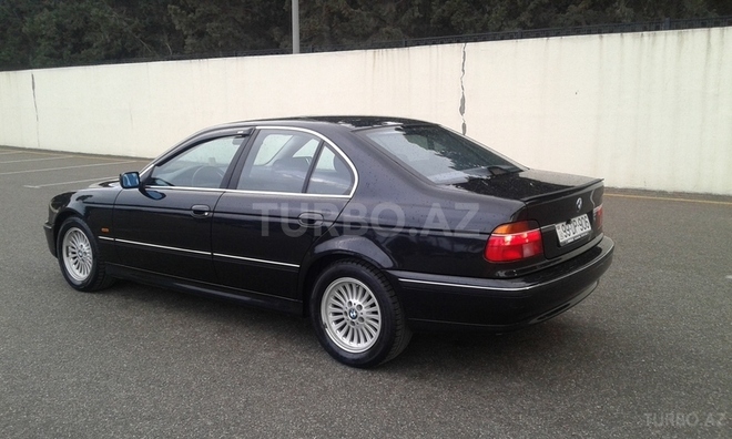 BMW 520 1999, 143,000 km - 2.2 l - Sumqayıt