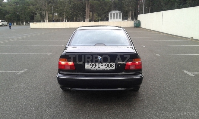 BMW 520 1999, 143,000 km - 2.2 l - Sumqayıt