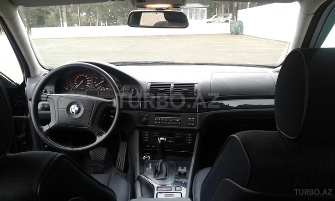 BMW 520 1999, 143,000 km - 2.2 l - Sumqayıt