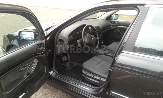 BMW 520 1999, 143,000 km - 2.2 l - Sumqayıt