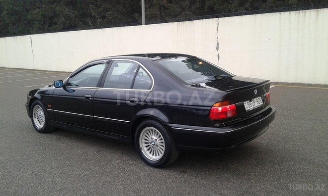 BMW 520 1999, 143,000 km - 2.2 l - Sumqayıt