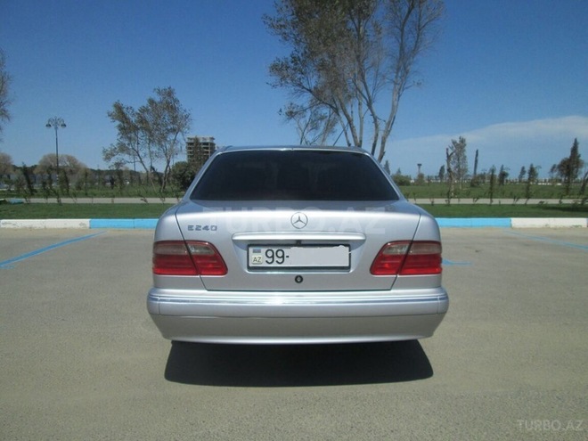 Mercedes E 240 2000, 225,715 km - 2.6 l - Sumqayıt