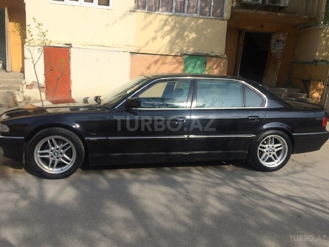 BMW 735 2001, 201,000 km - 3.5 l - Sumqayıt