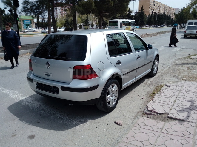Volkswagen Golf 2001, 193,800 km - 1.6 l - Sumqayıt