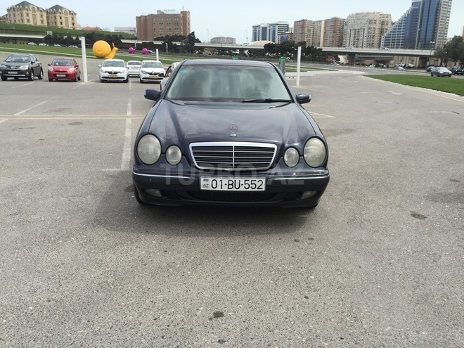 Mercedes E 220 2001, 350,000 km - 2.2 l - Bakı
