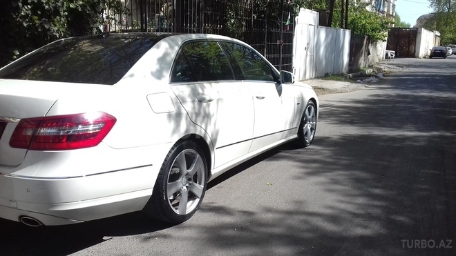 Mercedes E 250 2012, 126,000 km - 1.8 л - Bakı