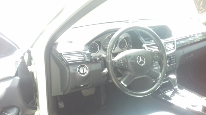 Mercedes E 250 2012, 126,000 km - 1.8 л - Bakı