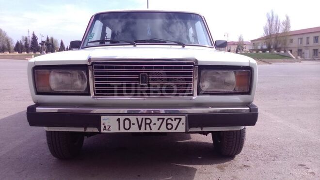 LADA (VAZ) 2107 2007, 122,500 km - 1.6 л - Salyan