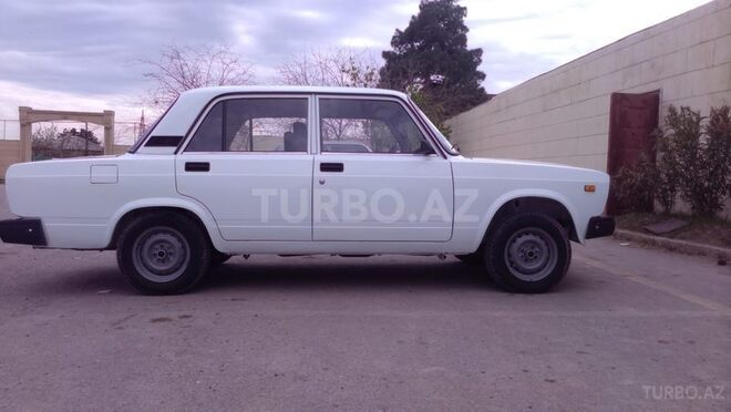 LADA (VAZ) 2107 2007, 122,500 km - 1.6 л - Salyan