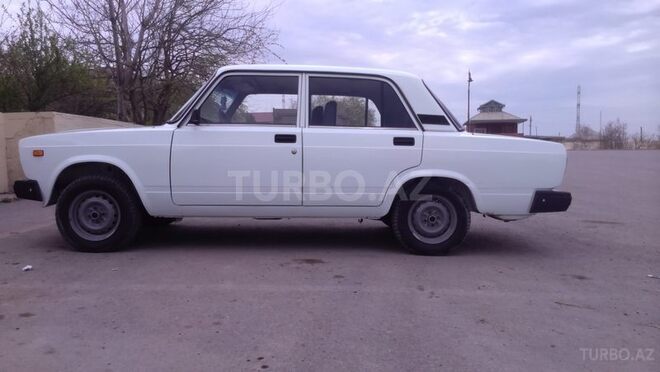 LADA (VAZ) 2107 2007, 122,500 km - 1.6 л - Salyan