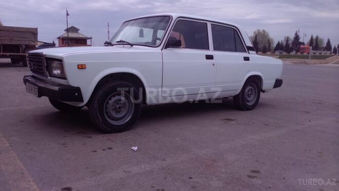 LADA (VAZ) 2107 2007, 122,500 km - 1.6 л - Salyan