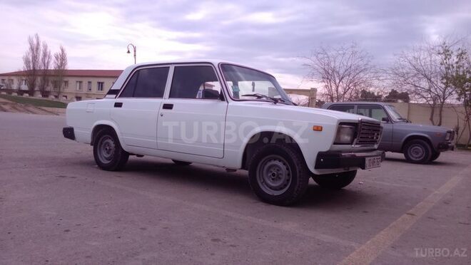 LADA (VAZ) 2107 2007, 122,500 km - 1.6 л - Salyan