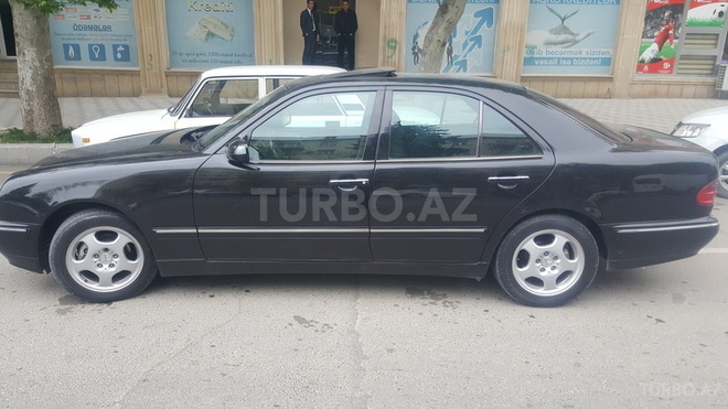 Mercedes E 240 2000, 296,000 km - 2.6 l - Gəncə
